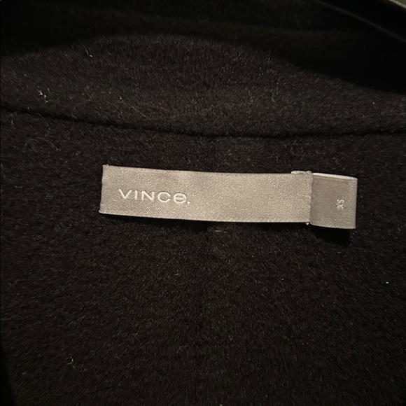 Gorgeous Vince Black Coat with Lamb shearling on sleeves - new Without tags. - Picture 2 of 8